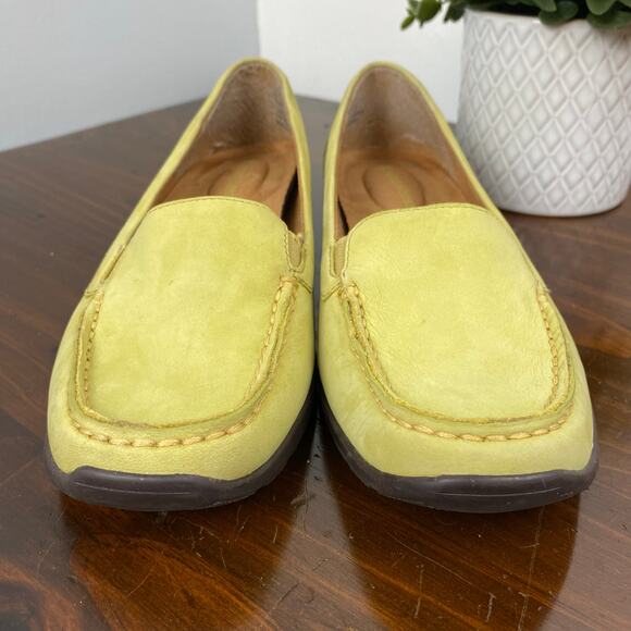 Naturalizer Jealous Slip On Loafer Comfort Shoes Chartreuse Size 8 - Picture 2 of 9